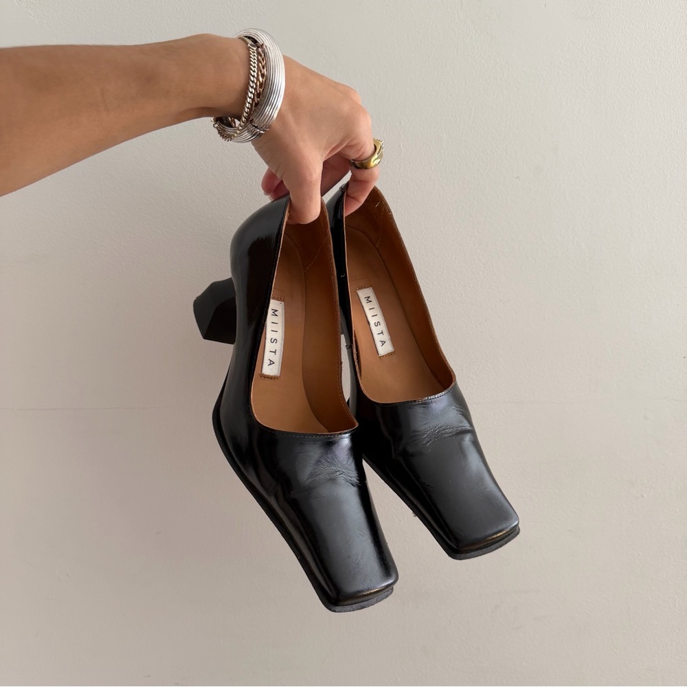 Miista Beth Black Courts